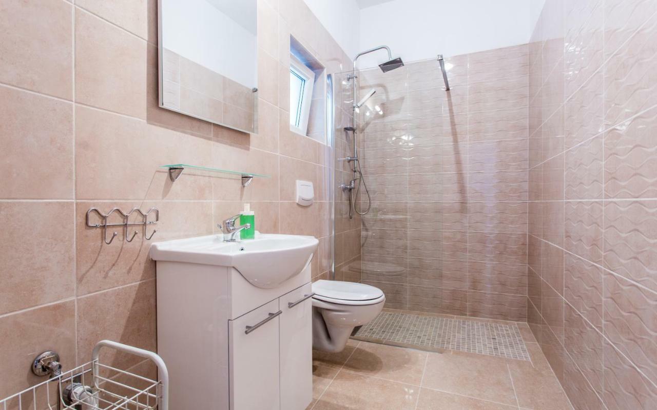 Apartment Mimi Draga Bašćanska Eksteriør billede
